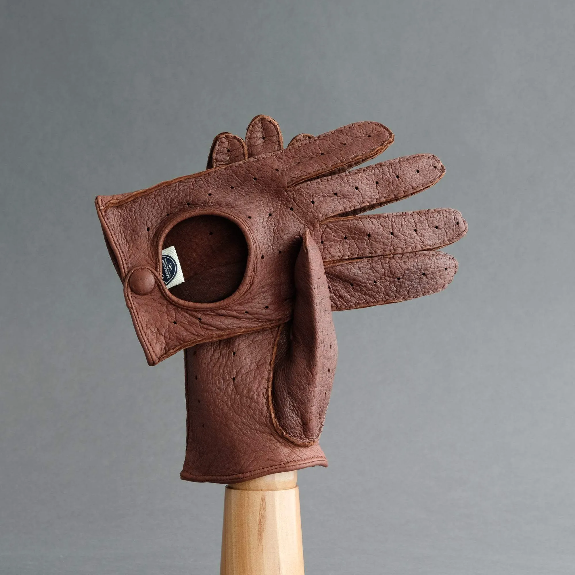 Gentlemen's Unlined Driving Gloves from Sierra Peccary