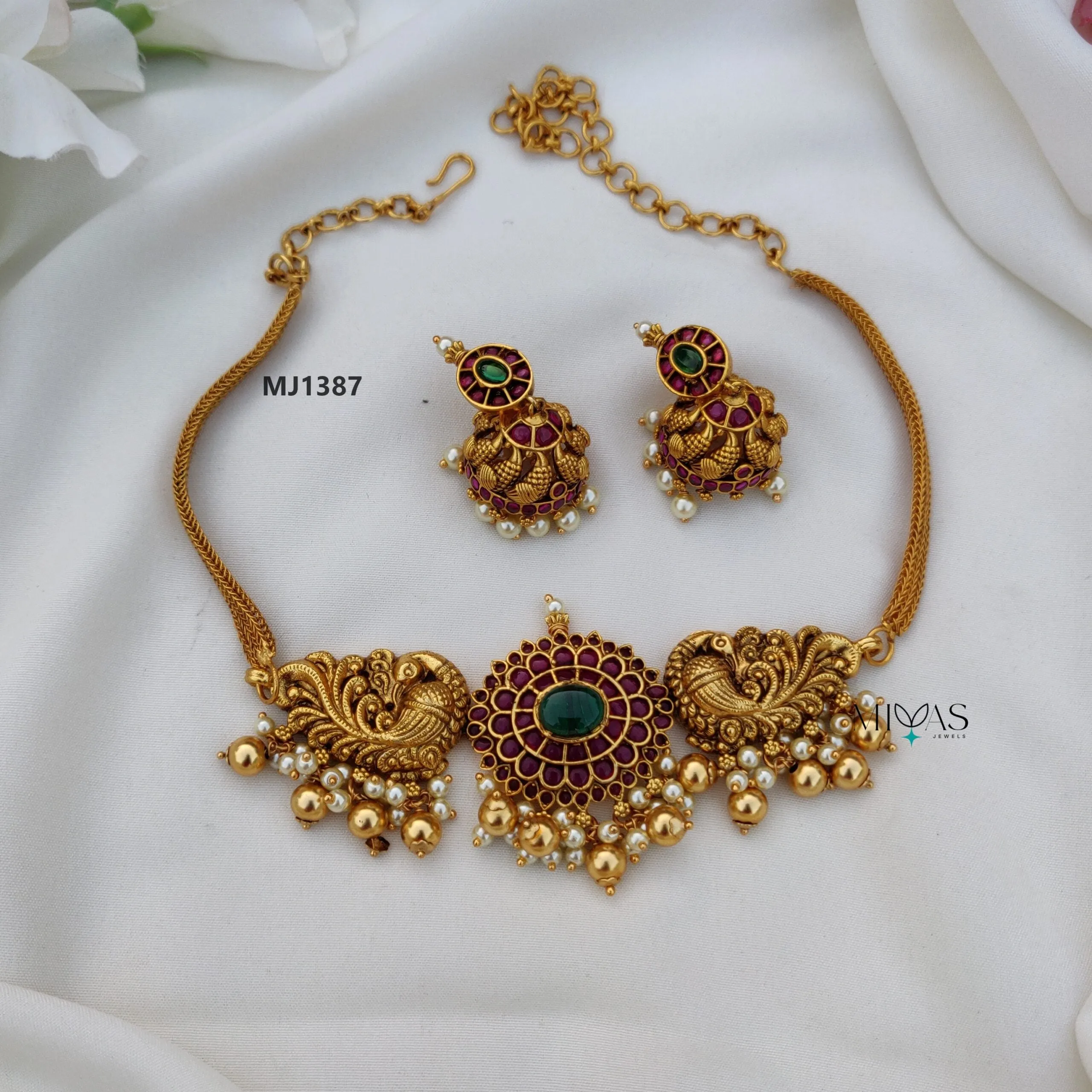 Mesmerizing Floral With Peacock Motif Choker