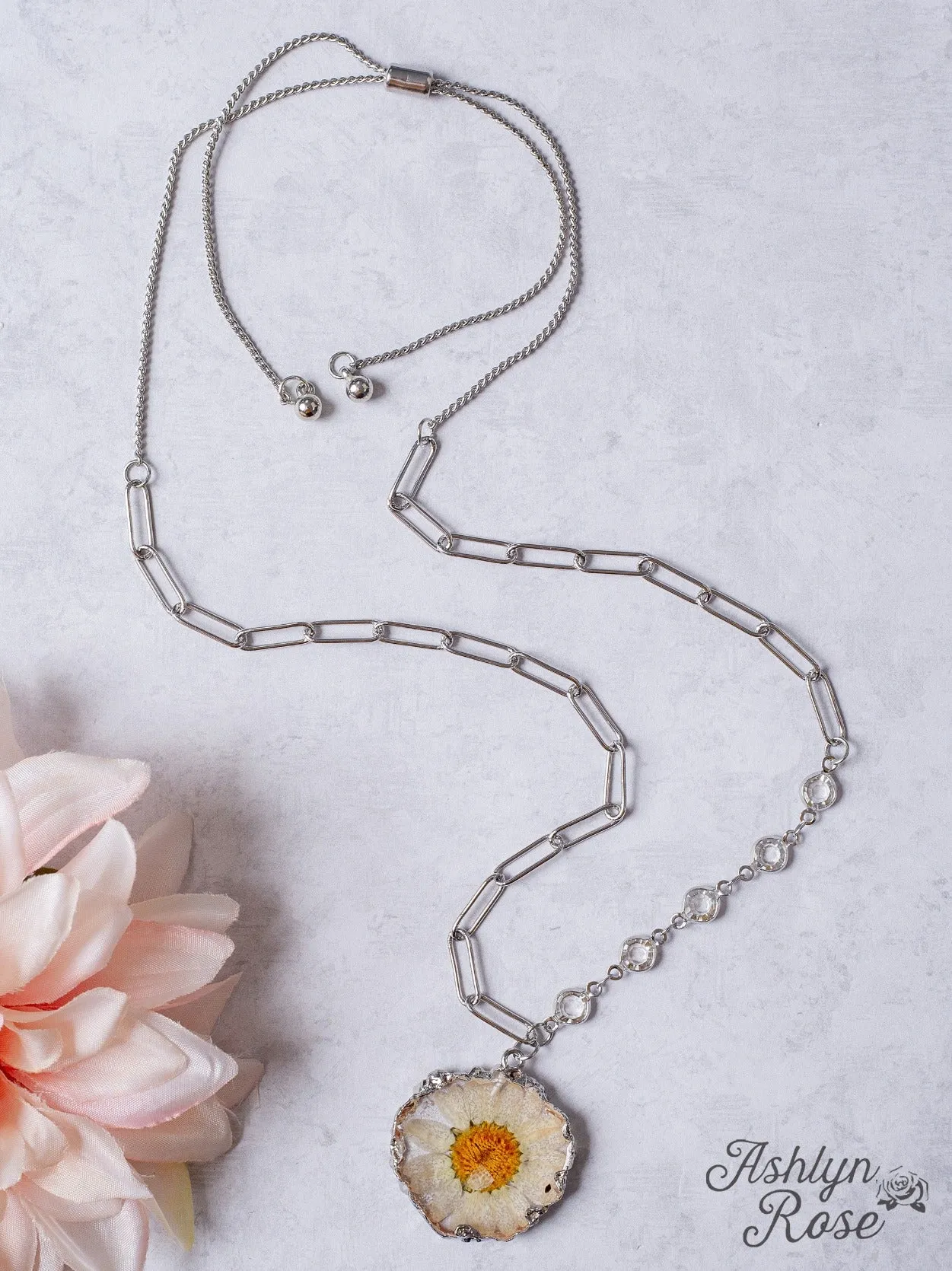 SHINE BRIGHT DAISY RESIN SILVER LINKED CHAIN NECKLACE